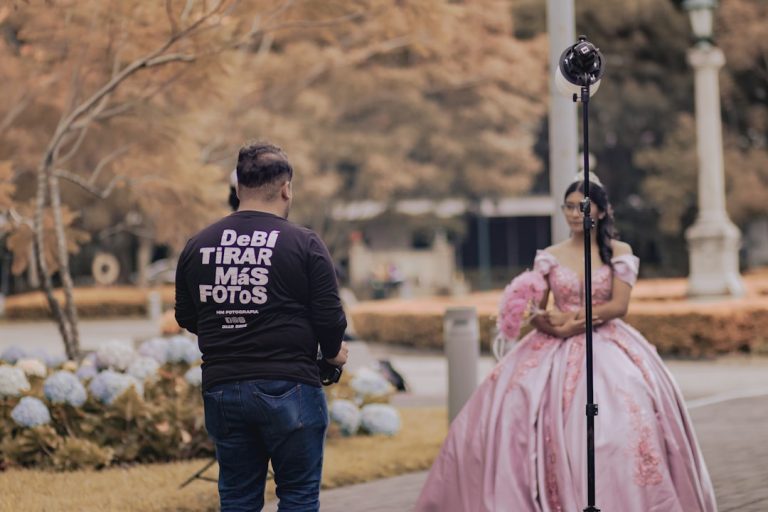 gaya prewedding outdoor