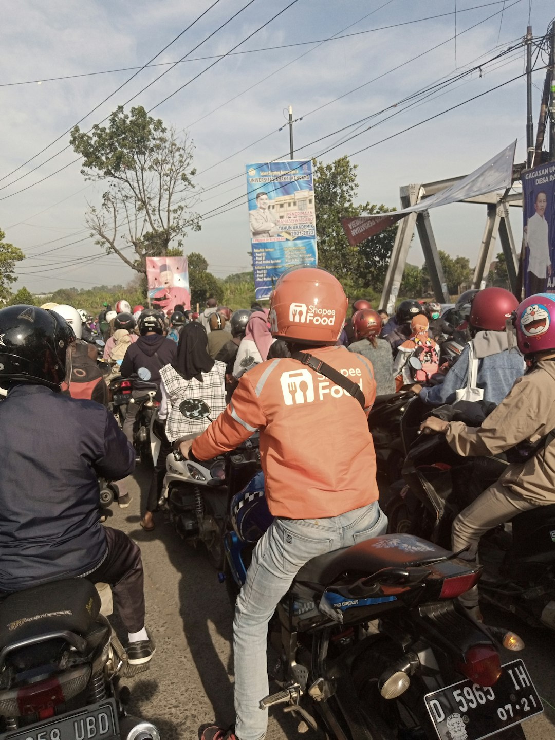 mengundang